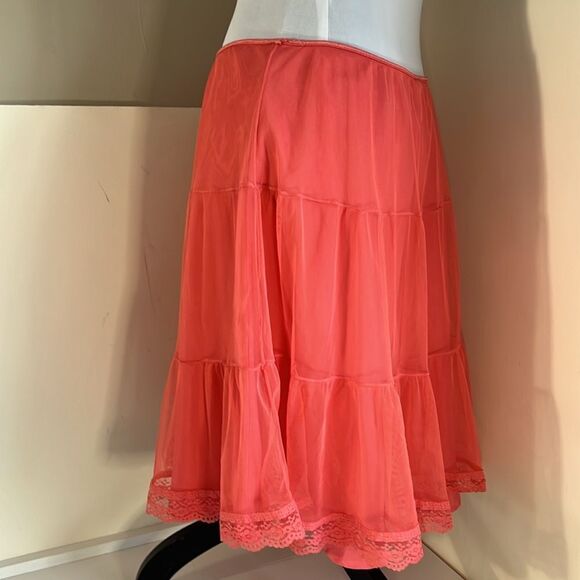 Gorgeous Ruffle and Lace trimmed Coral tiered Skirt in XL by Studio Y - Picture 2 of 6